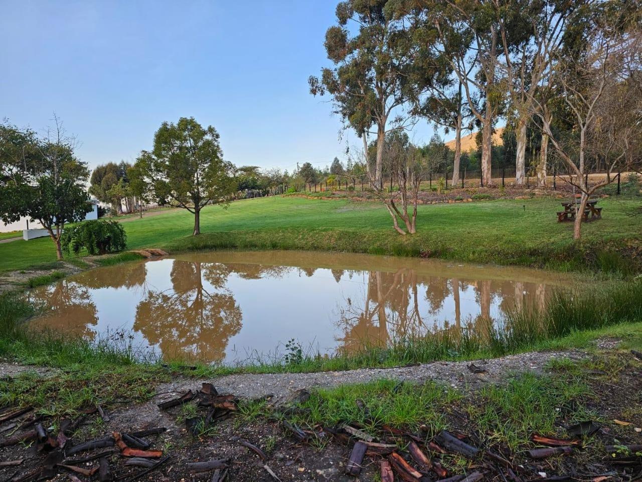 Ou Meul Farm Cottage Botrivier Bagian luar foto